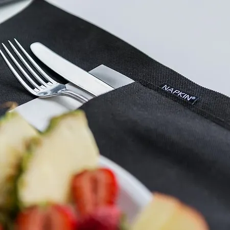 Mediterranean Palace モノリソス